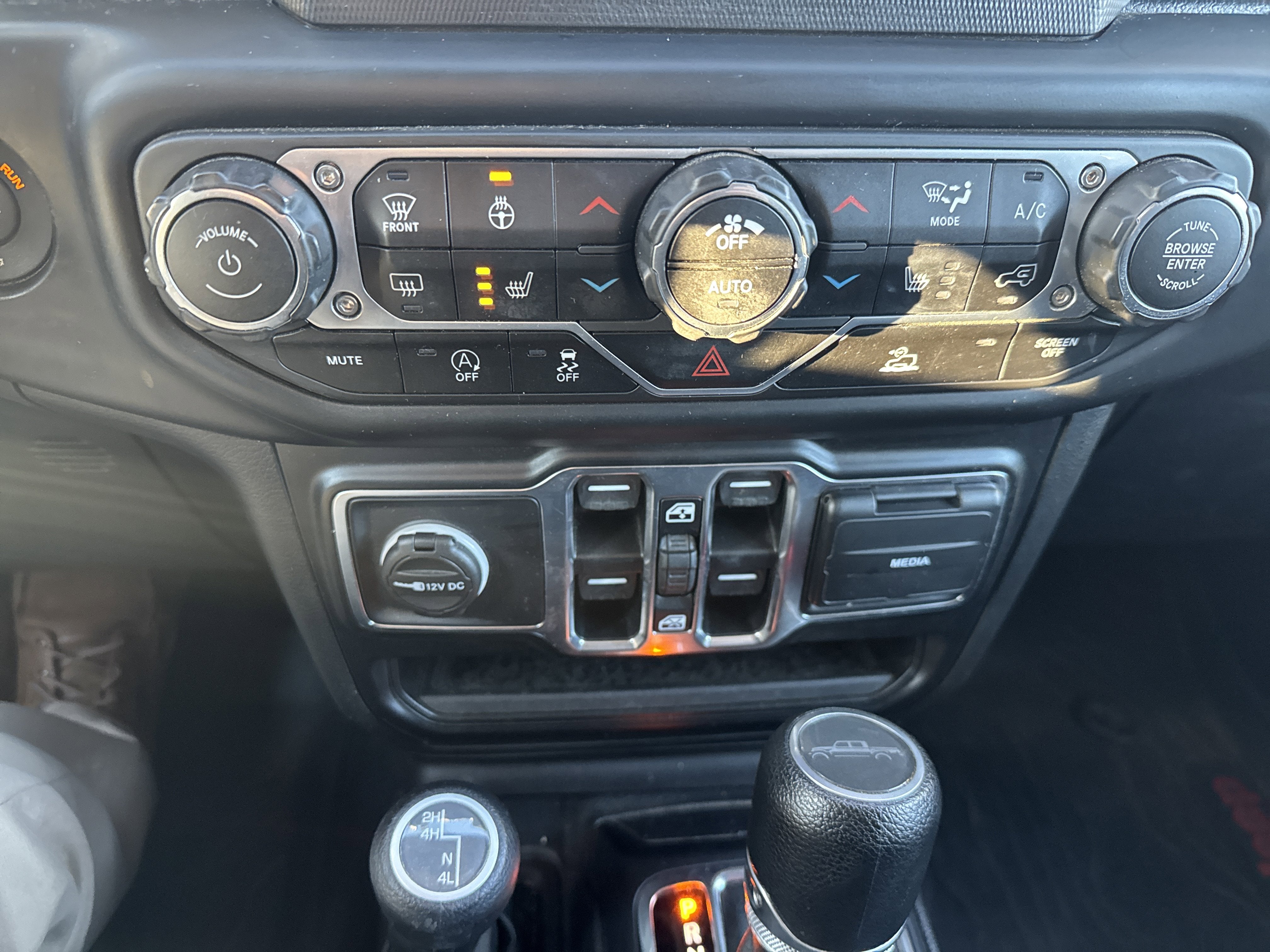 2021 Jeep Gladiator Sport S photo 3