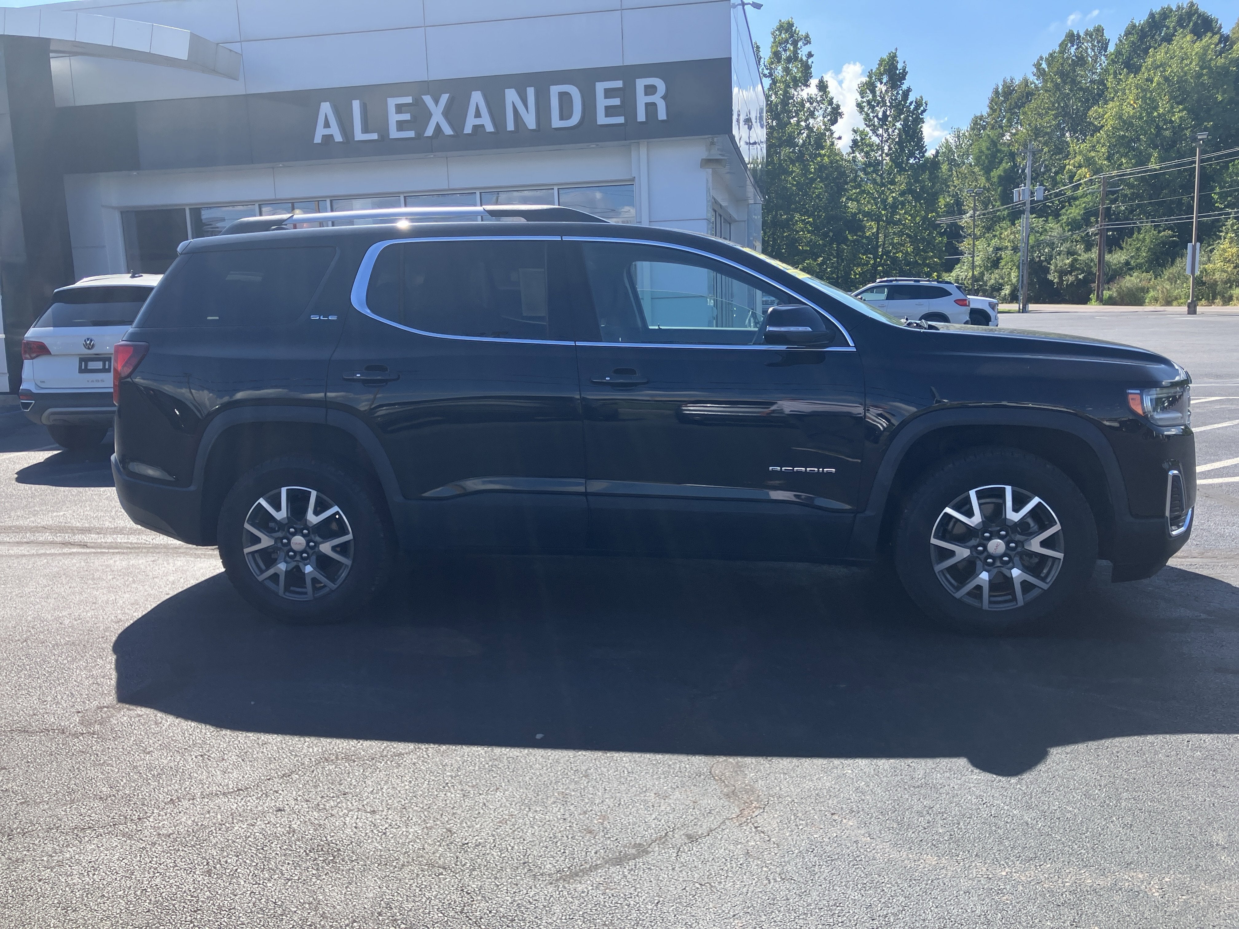 2023 GMC Acadia SLE