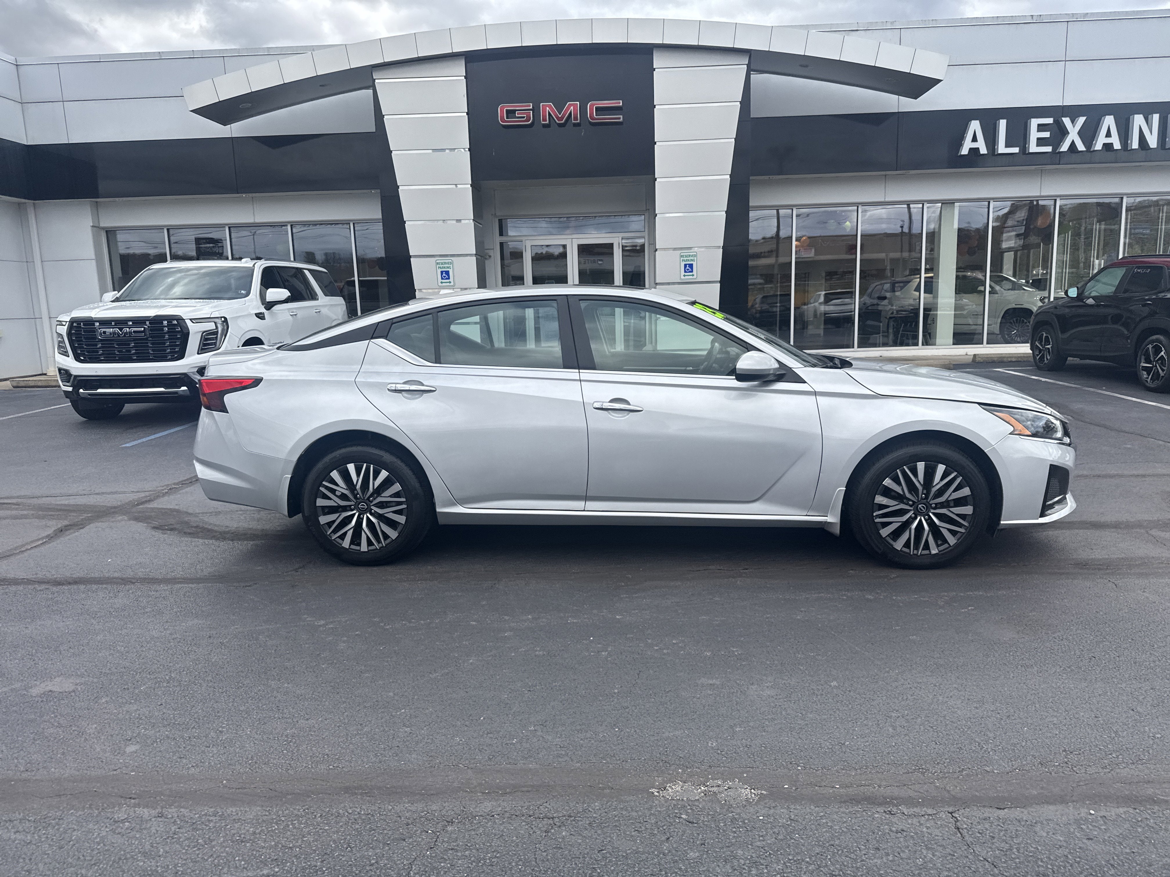 2023 Nissan Altima 2.5 SV