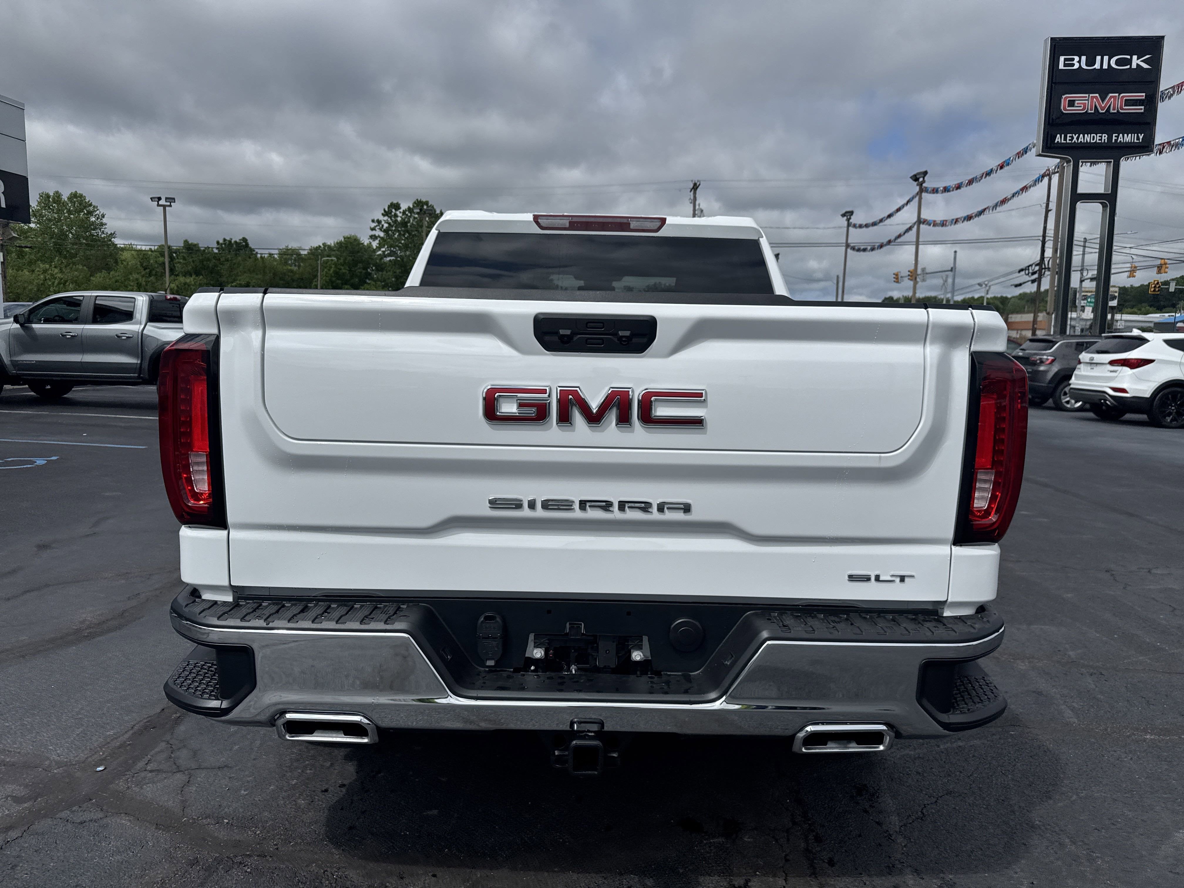 2025 GMC Sierra 1500 SLT
