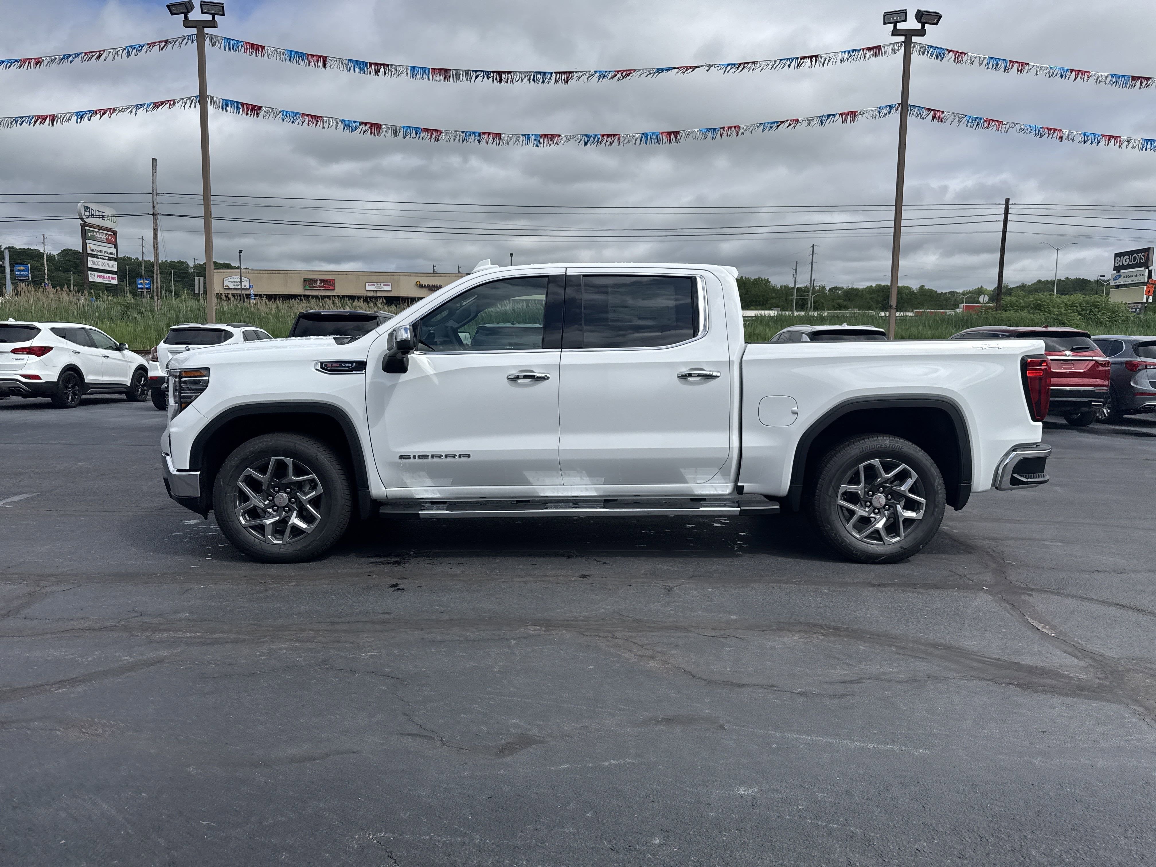2025 GMC Sierra 1500 SLT