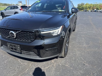 2024 Volvo XC40 Core Bright Theme