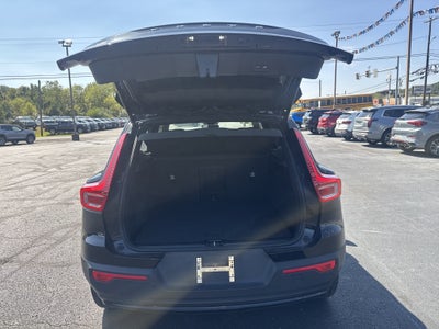 2024 Volvo XC40 Core Bright Theme