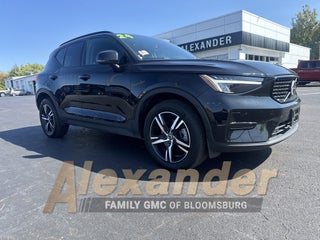 2024 Volvo XC40 Core Bright Theme