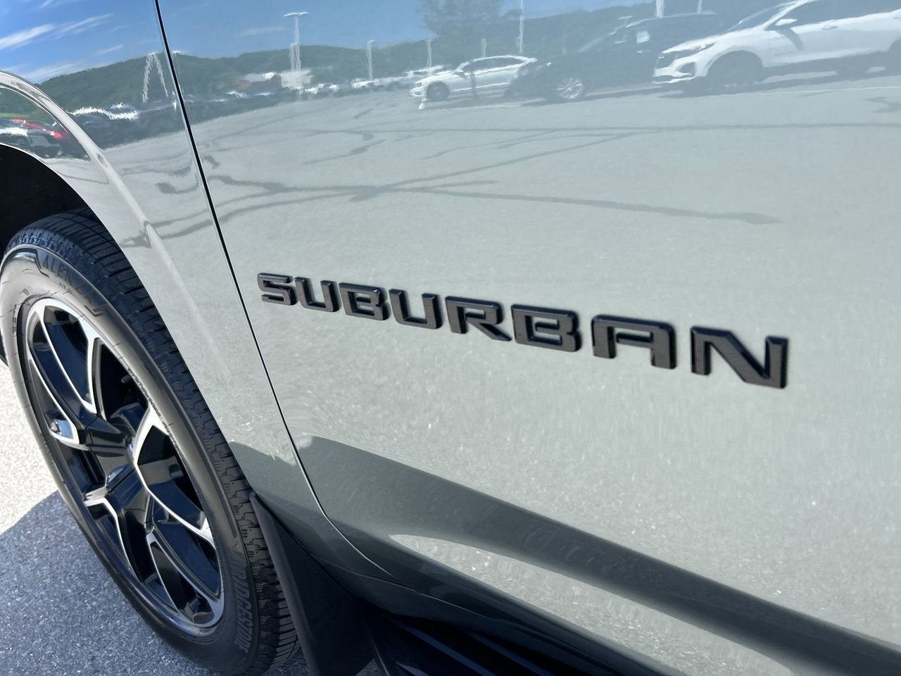 2023 Chevrolet Suburban RST