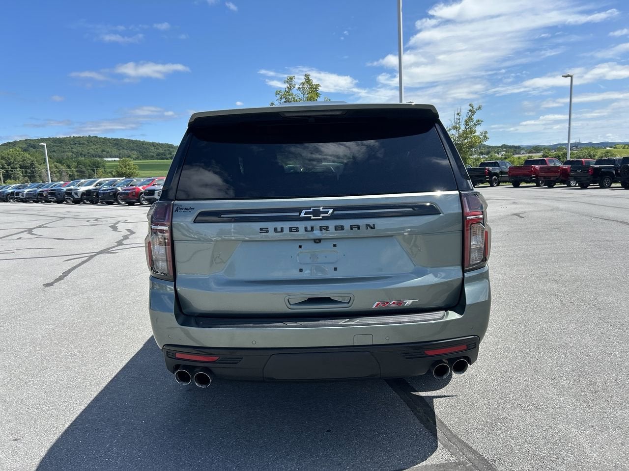 2023 Chevrolet Suburban RST