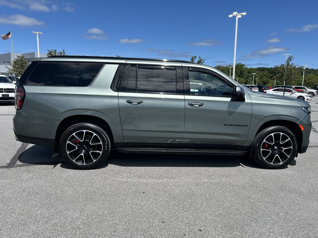 2023 Chevrolet Suburban RST