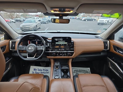 2023 Nissan Pathfinder Platinum