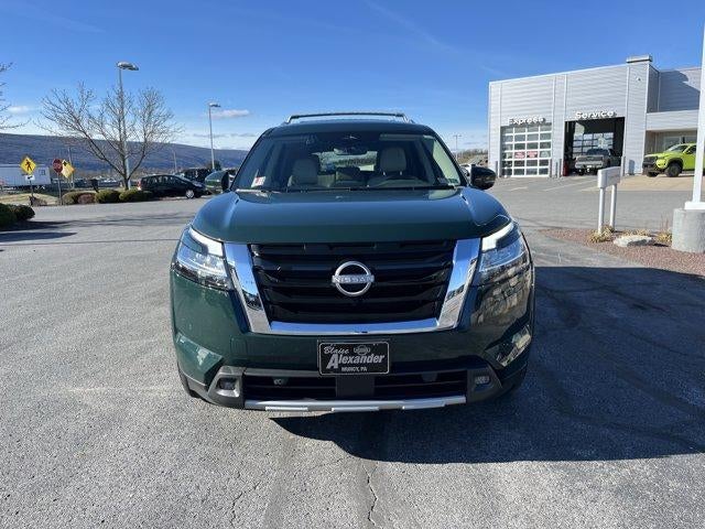 2023 Nissan Pathfinder SL 4WD
