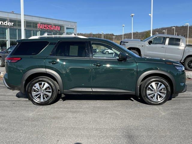2023 Nissan Pathfinder SL 4WD