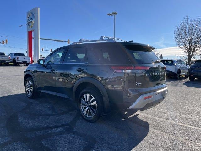 2023 Nissan Pathfinder SL 4WD